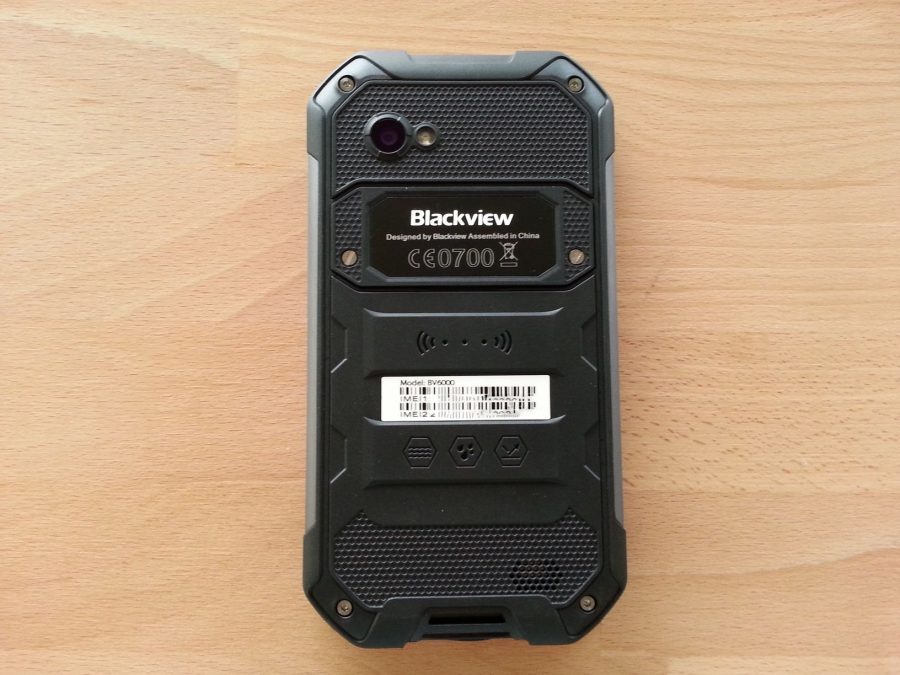 Blackview BV6000 - вид снизу
